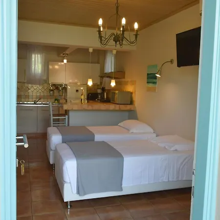 Simatos αpartments & דירה *