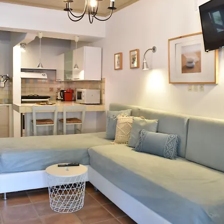 Simatos αpartments & דירה