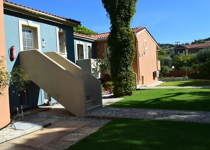 Simatos αpartments & *