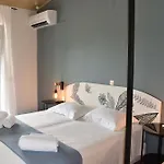 Simatos αpartments & דירה