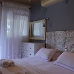 Simatos αpartments & דירה