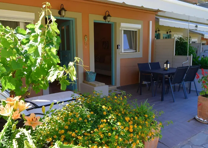 Simatos αpartments & * アルゴストリオン